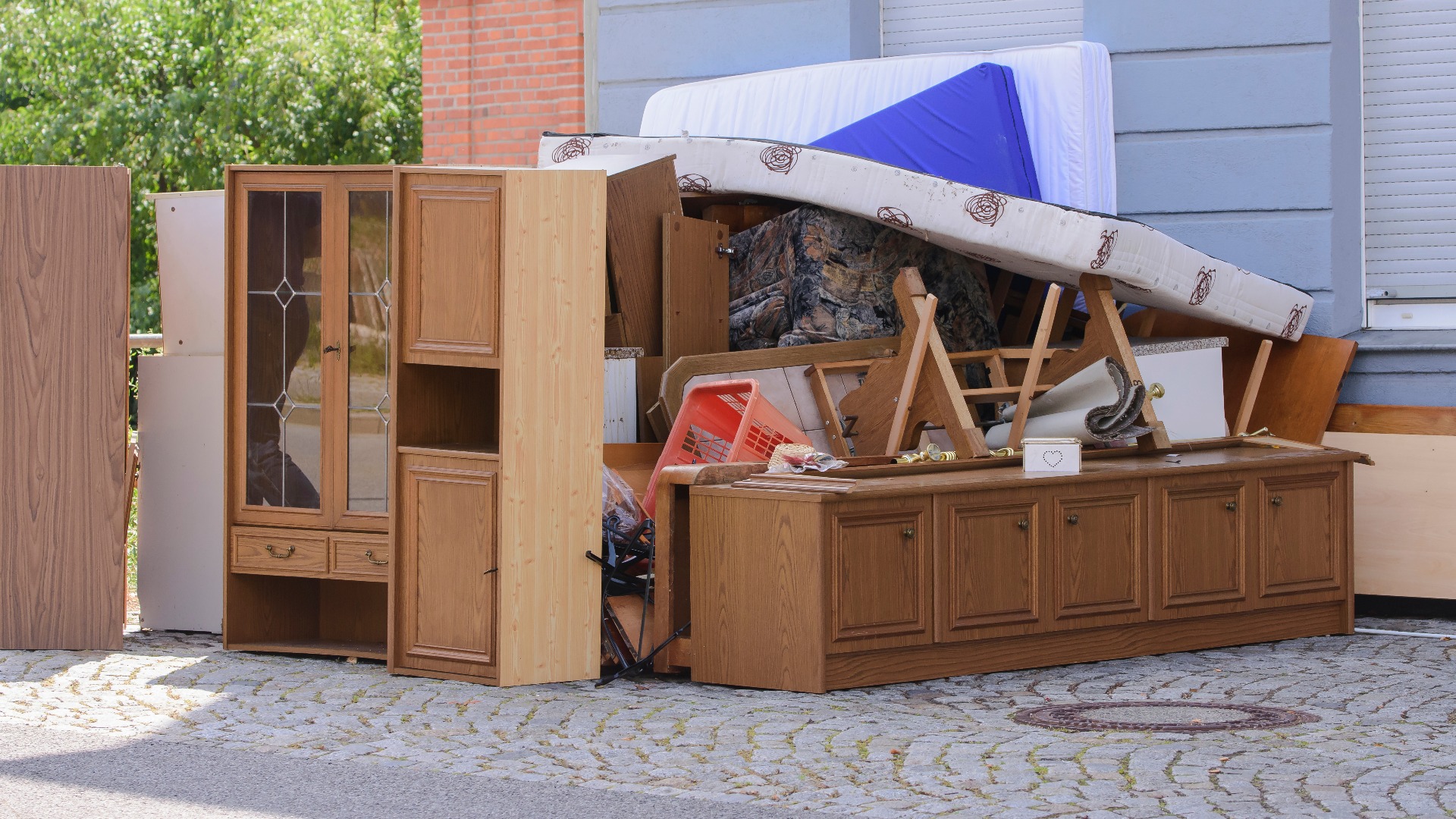 Sperrmüll am Strassenrand